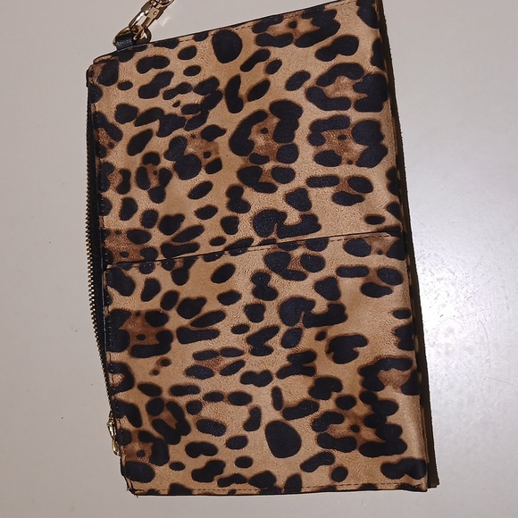 J. Crew Leopard Pattern Flats Size 8.5 with bonus leopard-print wristlet - Picture 12 of 12